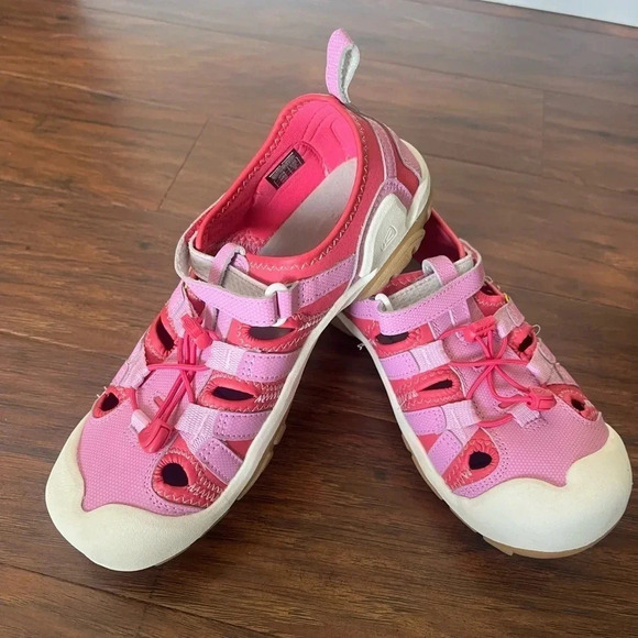 Keen Knotch Creek quick dry Sandal shoe-Size 6 NWOT Barbie Pink - Picture 1 of 9